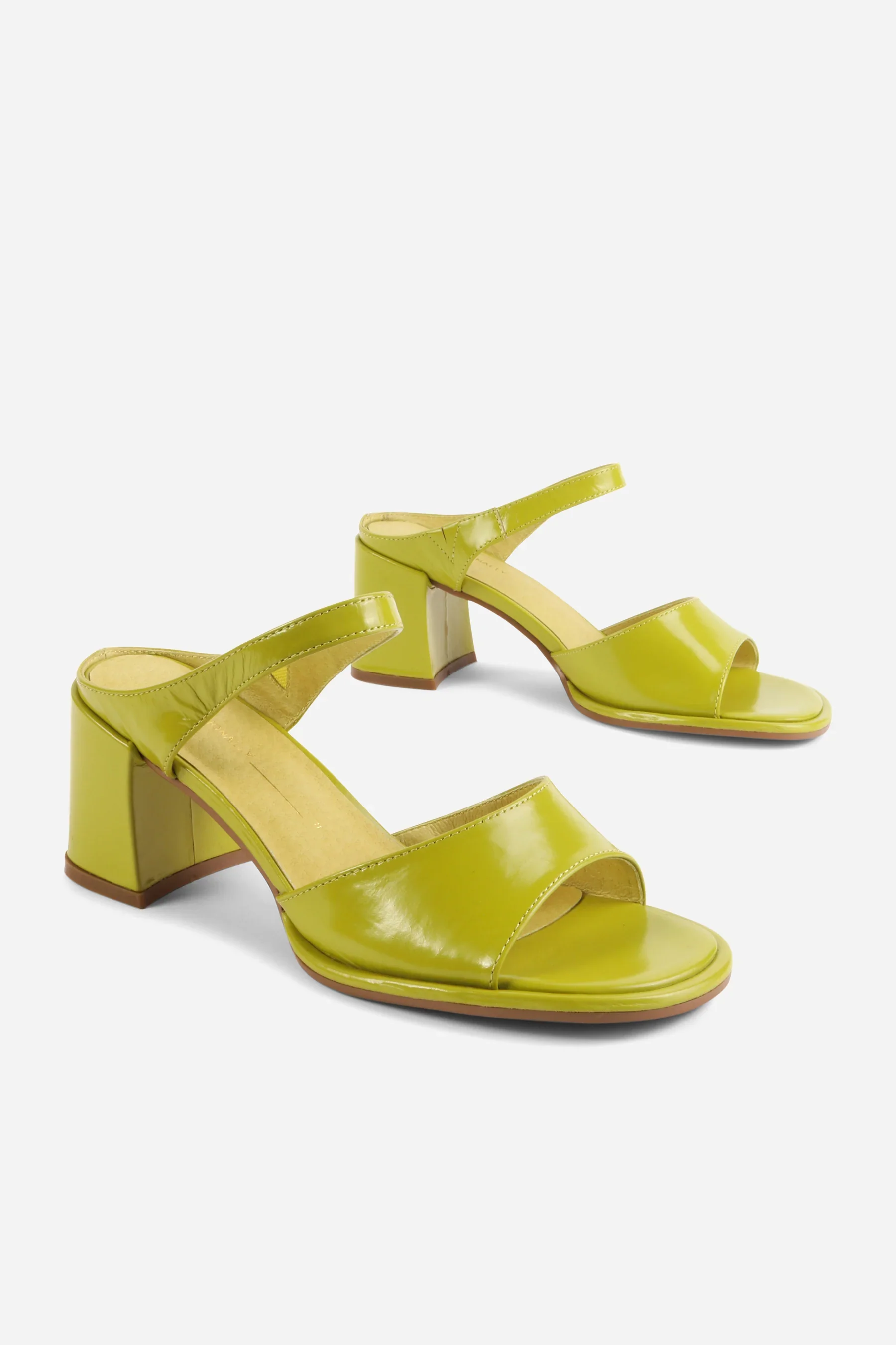 INTENTIONALLY BLANK APEX HEELS IN PISTACHIO - Image 2