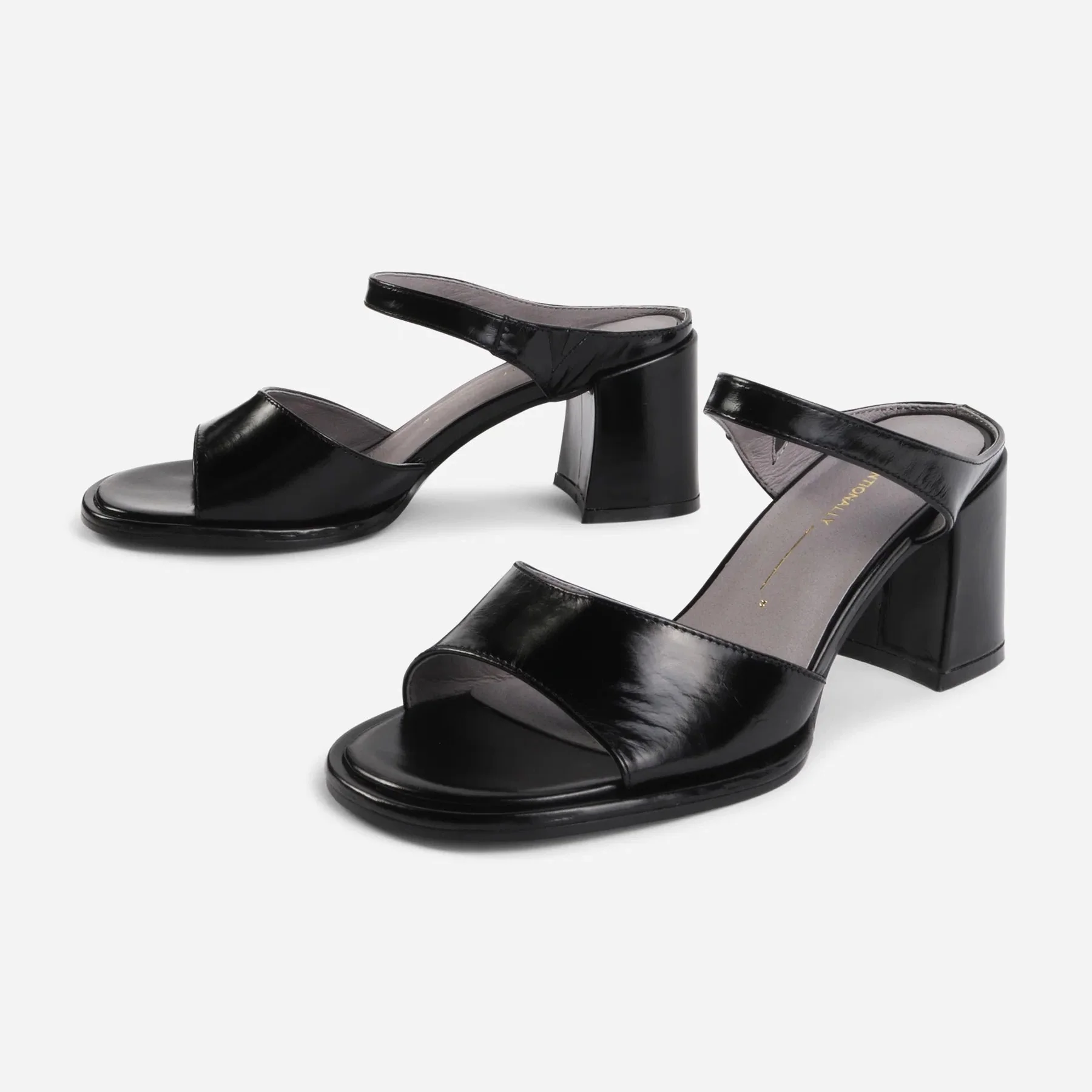 INTENTIONALLY BLANK APEX HEELS IN BLACK