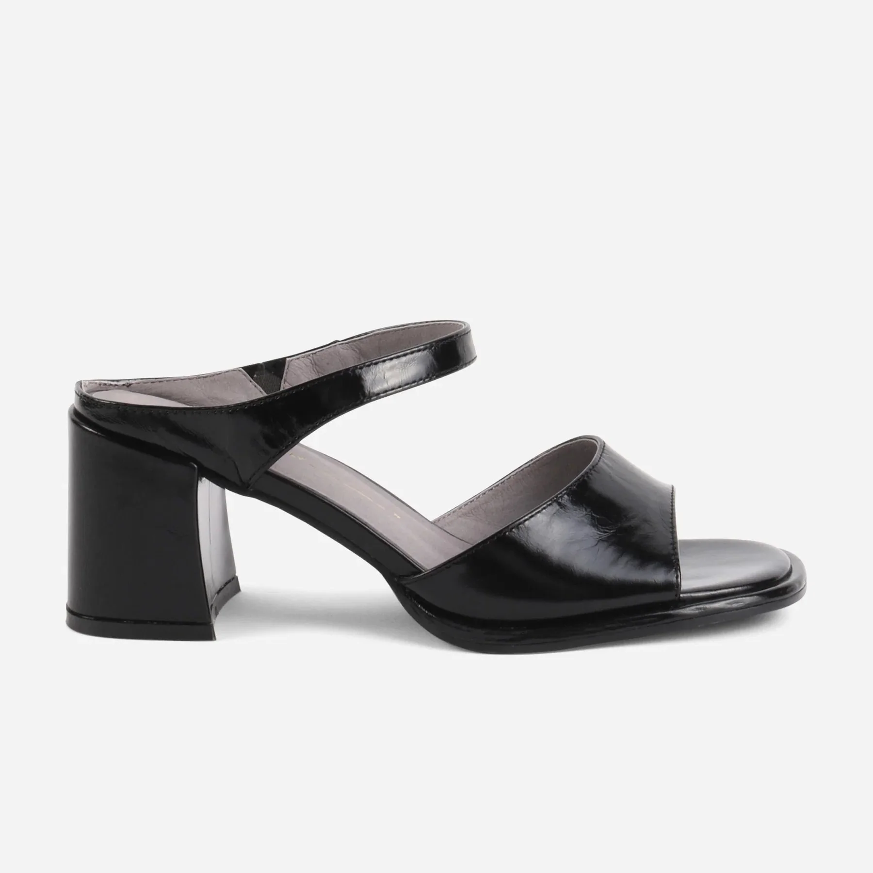 INTENTIONALLY BLANK APEX HEELS IN BLACK - Image 2