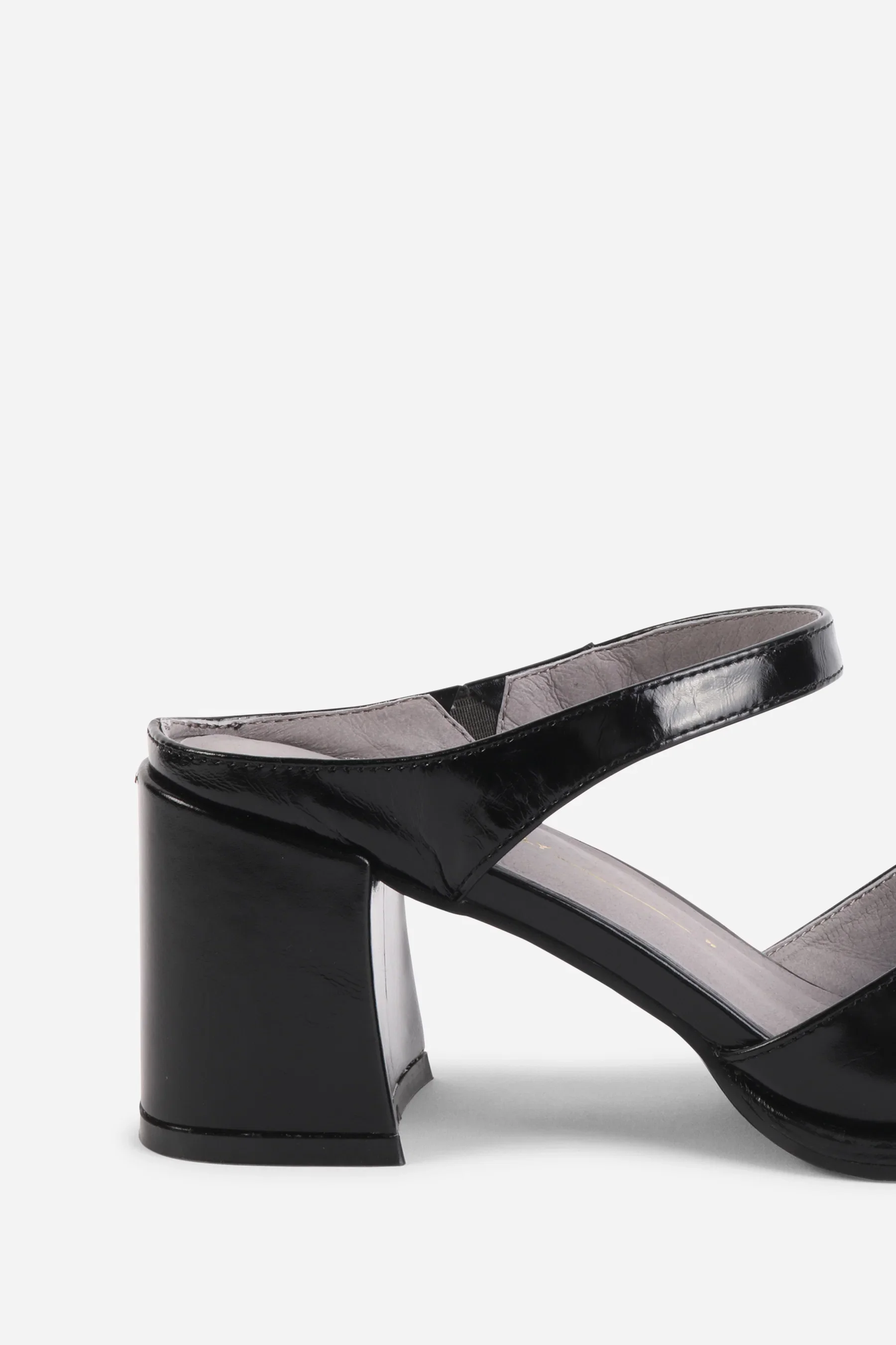 INTENTIONALLY BLANK APEX HEELS IN BLACK - Image 3