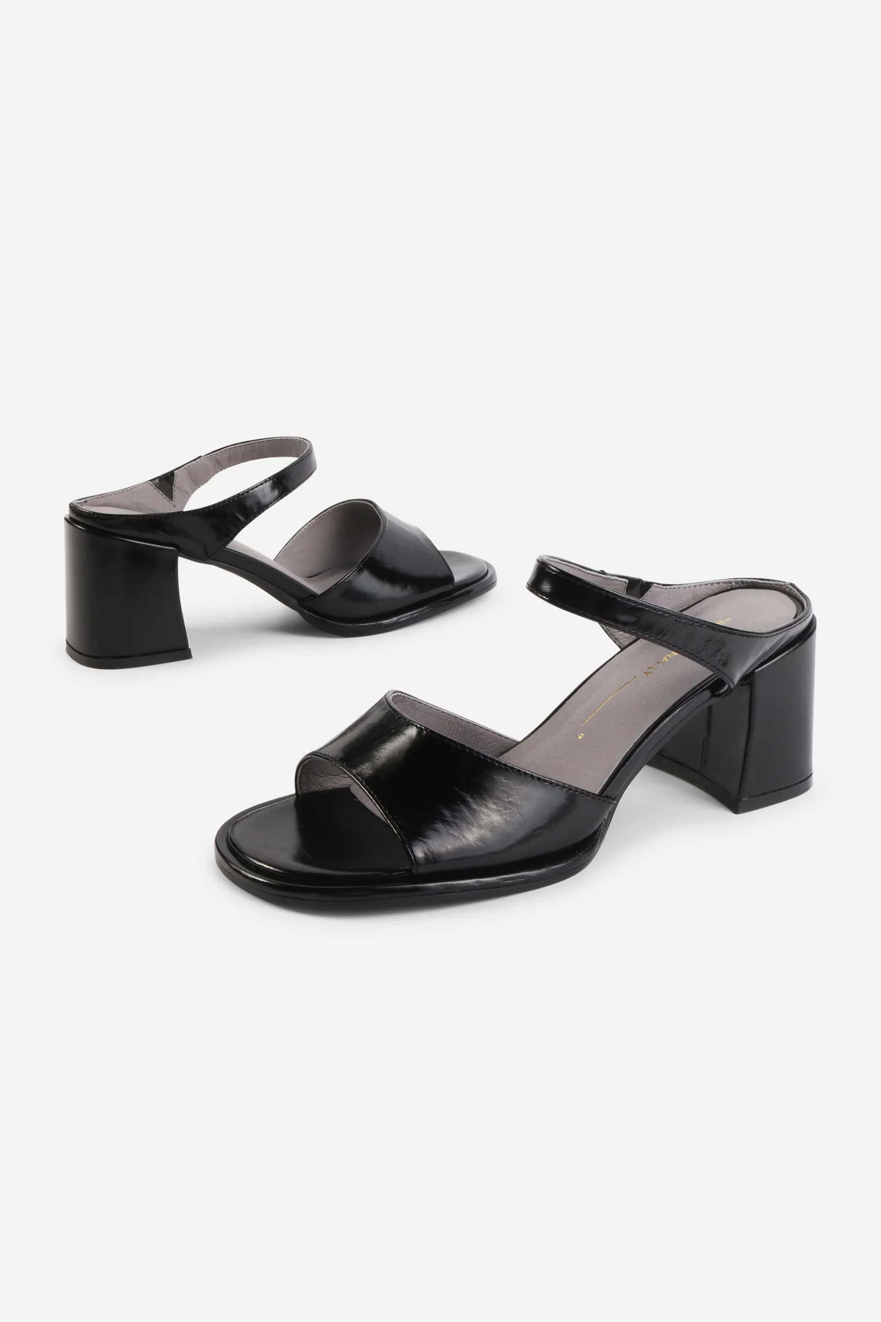 INTENTIONALLY BLANK APEX HEELS IN BLACK - Image 6
