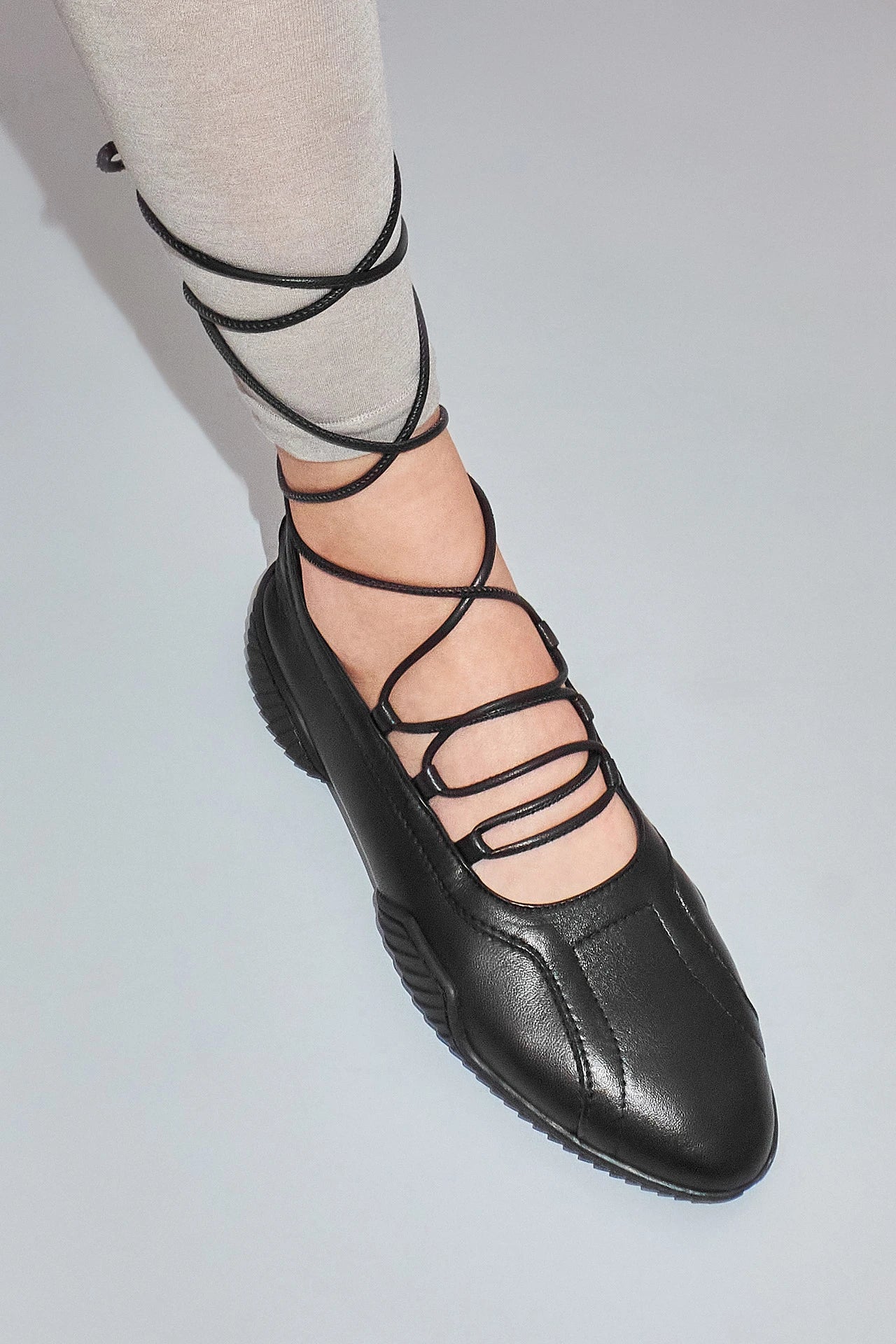 MIISTA AVERIE BLACK LACE BROGUES - Image 5