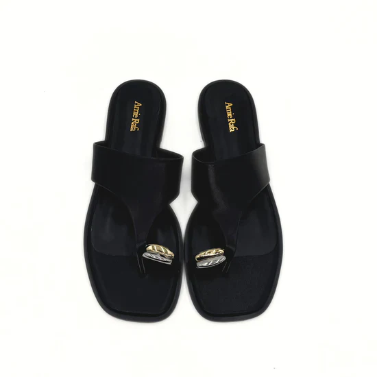 AMIE RAFA CECE TOE RING FLAT SANDAL BLACK - Image 4