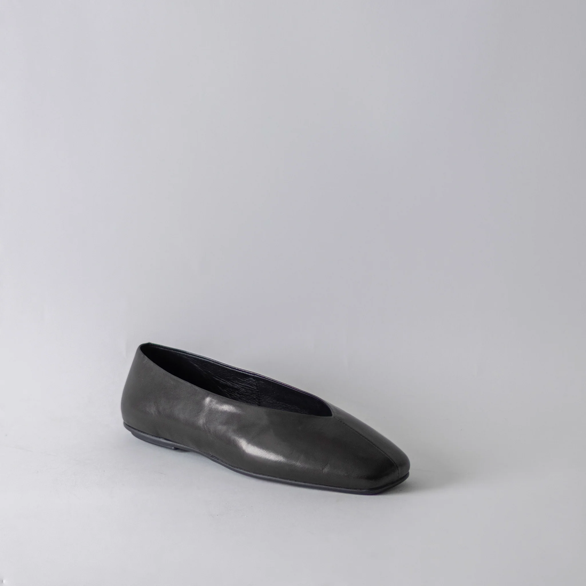 JEFFREY CAMPBELL FATHOM FLATS IN BLACK - Image 6