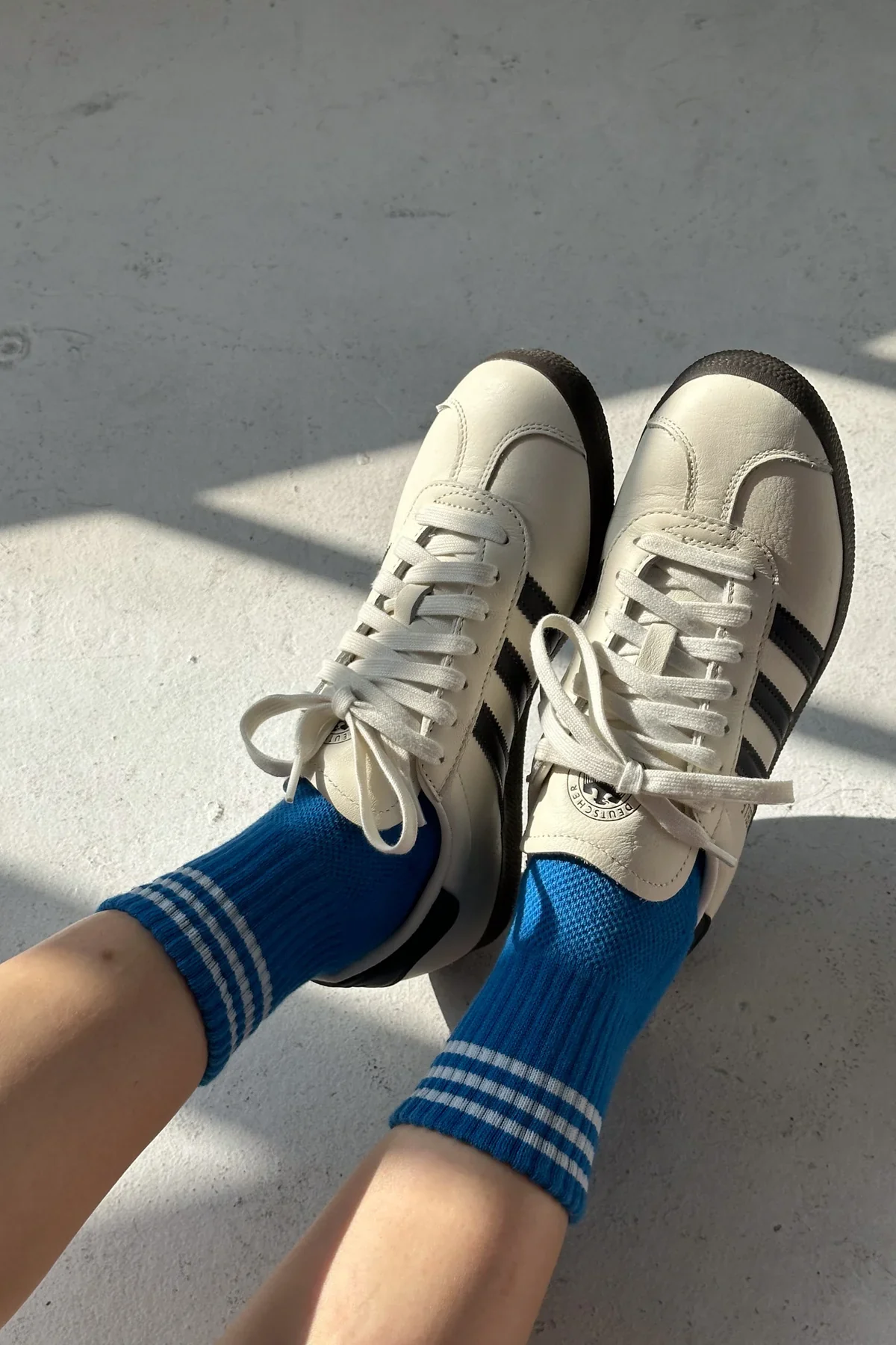 LEBON SHOPPE GIRLFRIEND SOCKS ROYAL BLUE - Image 4