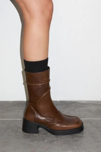 MIISTA Malene Tan and Black Ankle Boots - Image 8